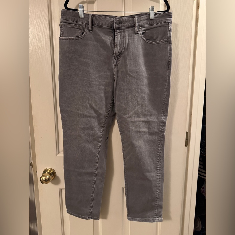 America Eagle Athletic Fit Ne(x)t Level Stretch Jeans